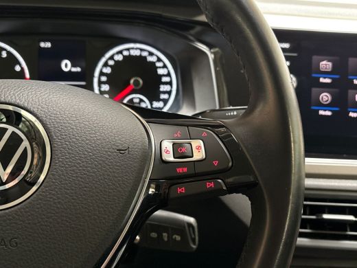 Volkswagen Polo 1.0 Sportline (APPLE CARPLAY, GROOT NAVI, CRUISE, ARMSTEUN, SPORTSTOELEN, BLUETOOTH, NIEUWE APK, ... ActivLease financial lease