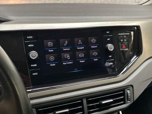 Volkswagen Polo 1.0 Sportline (APPLE CARPLAY, GROOT NAVI, CRUISE, ARMSTEUN, SPORTSTOELEN, BLUETOOTH, NIEUWE APK, ... ActivLease financial lease