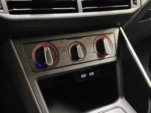 Volkswagen Polo 1.0 Sportline (APPLE CARPLAY, GROOT NAVI, CRUISE, ARMSTEUN, SPORTSTOELEN, BLUETOOTH, NIEUWE APK, ... ActivLease financial lease