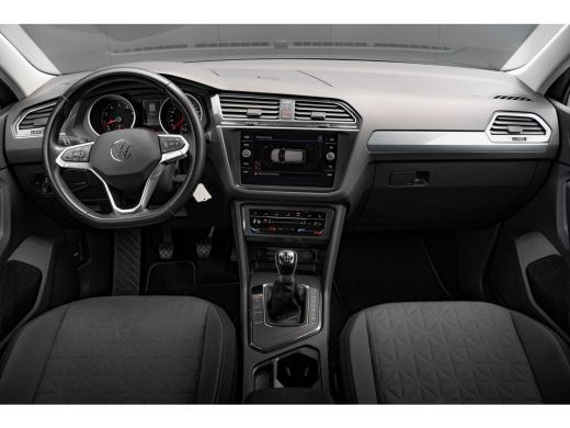 Volkswagen Tiguan 1.5 TSI Life Business | Navi | 20" LMV | Stoelverwarming | | LED achterlichten | LED dagrijverlic... ActivLease financial lease