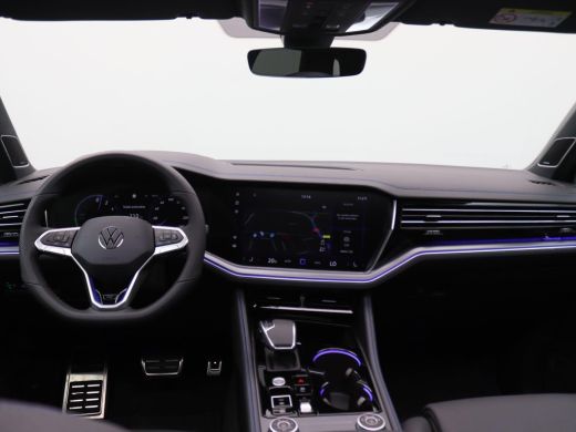Volkswagen Touareg 3.0 TSi eHybrid 4MOTION R 463PK Aut. matrix led, trekhaak, panoramadak, 360gr. camera, leder, luc... ActivLease financial lease