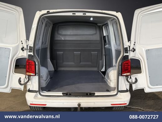 Volkswagen Transporter 2.0 TDI L1H1 Euro6 Airco | Apple Carplay | Cruisecontrol | LM-velgen | Trekhaak | Parkeersensoren... ActivLease financial lease