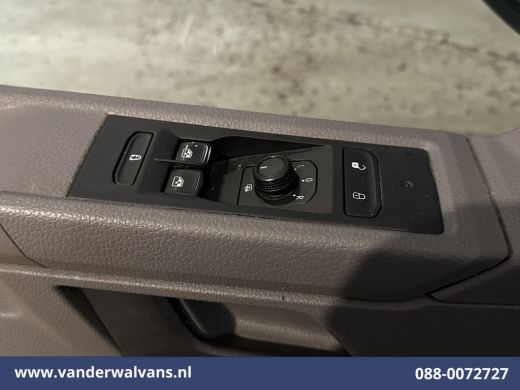 Volkswagen Transporter 2.0 TDI L1H1 Euro6 Airco | Apple Carplay | Cruisecontrol | LM-velgen | Trekhaak | Parkeersensoren... ActivLease financial lease