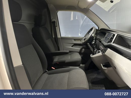 Volkswagen Transporter 2.0 TDI L1H1 Euro6 Airco | Apple Carplay | Cruisecontrol | LM-velgen | Trekhaak | Parkeersensoren... ActivLease financial lease