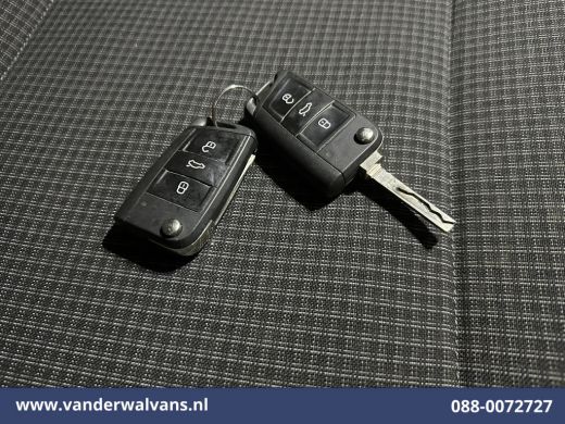 Volkswagen Transporter 2.0 TDI L1H1 Euro6 Airco | Apple Carplay | Cruisecontrol | LM-velgen | Trekhaak | Parkeersensoren... ActivLease financial lease