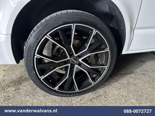 Volkswagen Transporter 2.0 TDI L1H1 Euro6 Airco | Apple Carplay | Cruisecontrol | LM-velgen | Trekhaak | Parkeersensoren... ActivLease financial lease