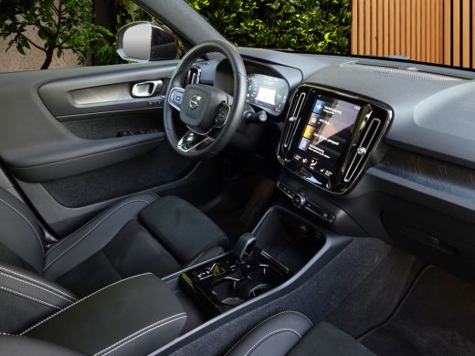 Volvo  XC40 1.5 T4 Plug-in hybrid Plus Dark | Harman/Kardon | Memory | 360 Camera | Pilot Assist ActivLease financial lease