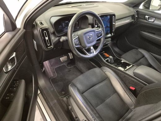 Volvo  XC40 Recharge P8 AWD R-Design | Harman Kardon | Trekhaak | Stylingkit | 20'' | ActivLease financial lease