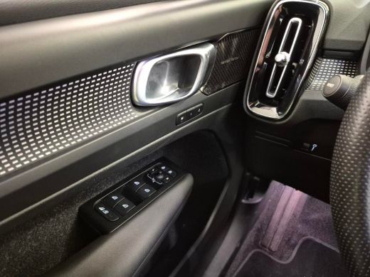 Volvo  XC40 Recharge P8 AWD R-Design | Harman Kardon | Trekhaak | Stylingkit | 20'' | ActivLease financial lease