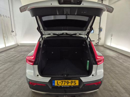 Volvo  XC40 Recharge P8 AWD R-Design | Harman Kardon | Trekhaak | Stylingkit | 20'' | ActivLease financial lease