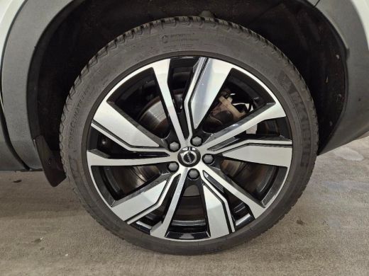 Volvo  XC40 Recharge P8 AWD R-Design | Harman Kardon | Trekhaak | Stylingkit | 20'' | ActivLease financial lease