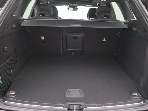 Volvo  XC60 2.0 T6 Plug-in hybrid AWD Plus Black Edition 350PK Pano-Schuifdak, Trekhaak, 21" LM Velgen, 360gr... ActivLease financial lease