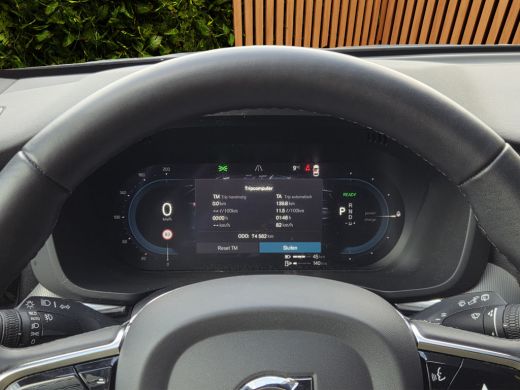 Volvo  XC60 2.0 T6 Plug-in hybrid AWD Plus Dark | Pano | 360 Cam | Memory | Pilot Assist | 21" Velgen ActivLease financial lease