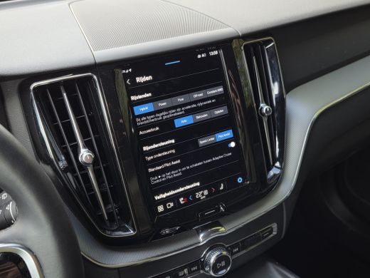 Volvo  XC60 2.0 T6 Plug-in hybrid AWD Plus Dark | Pano | 360 Cam | Memory | Pilot Assist | 21" Velgen ActivLease financial lease