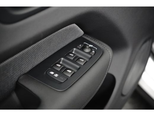 Volvo  XC60 2.0 T6 Plus Black Edition Recharge AWD | Trekhaak | 360 Cam | Pano | Head-up | Harman/Kardon | Me... ActivLease financial lease