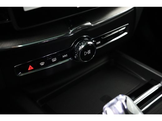 Volvo  XC60 2.0 T6 Plus Black Edition Recharge AWD | Trekhaak | 360 Cam | Pano | Head-up | Harman/Kardon | Me... ActivLease financial lease