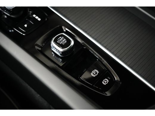 Volvo  XC60 2.0 T6 Plus Black Edition Recharge AWD | Trekhaak | 360 Cam | Pano | Head-up | Harman/Kardon | Me... ActivLease financial lease