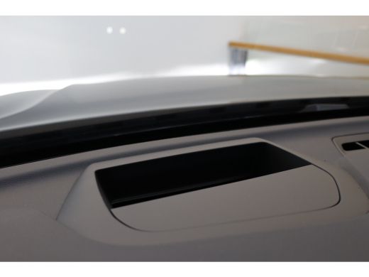 Volvo  XC60 T6 350PK AWD Plus Black Edition | Facelift | Pano-dak | Premium Pack | Lighting Pack ActivLease financial lease