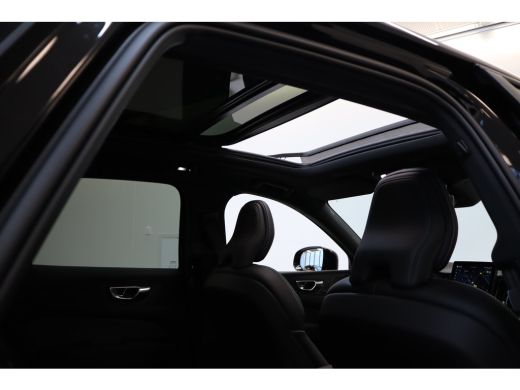 Volvo  XC60 T6 350PK AWD Plus Black Edition | Facelift | Pano-dak | Premium Pack | Lighting Pack ActivLease financial lease