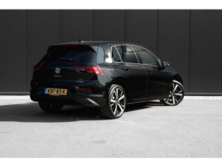 Volkswagen Golf 1.5 eHybrid 204pk Life Edition | Trekhaak | 18" | ErgoActive | Navigatie