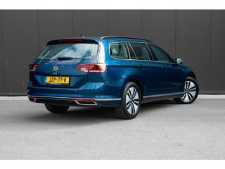 Volkswagen Passat Variant 1.4 TSI PHEV 218pk GTE | Trekhaak | 360 Camera | Stoelverwarming | Navigatie