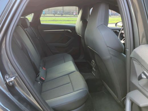 Audi A3 Limousine 30 TFSI S edition NL-AUTO | 1/2 LEDER | CARPLAY ActivLease financial lease