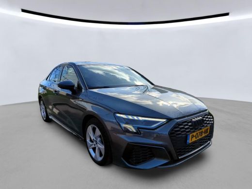 Audi A3 Limousine 30 TFSI S edition NL-AUTO | 1/2 LEDER | CARPLAY ActivLease financial lease