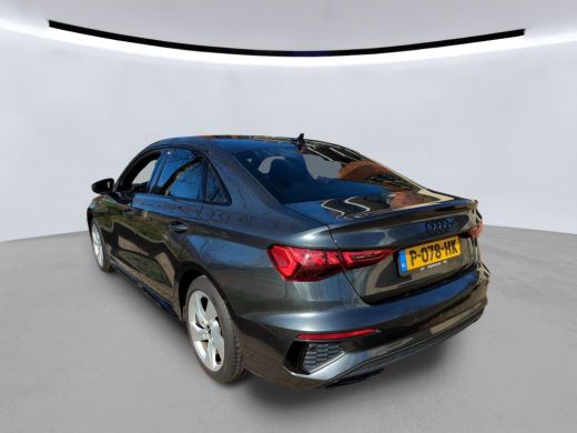 Audi A3 Limousine 30 TFSI S edition NL-AUTO | 1/2 LEDER | CARPLAY ActivLease financial lease