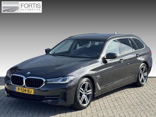 BMW 5 Serie Touring 520e Business Edition Plus NL-AUTO | LEDER | PDC