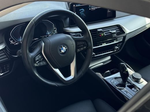 BMW 5 Serie Touring 520e Business Edition Plus NL-AUTO | LEDER | PDC ActivLease financial lease