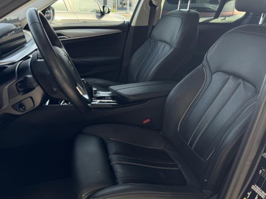 BMW 5 Serie Touring 520e Business Edition Plus NL-AUTO | LEDER | PDC ActivLease financial lease