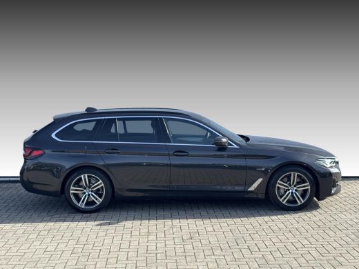 BMW 5 Serie Touring 520e Business Edition Plus NL-AUTO | LEDER | PDC ActivLease financial lease