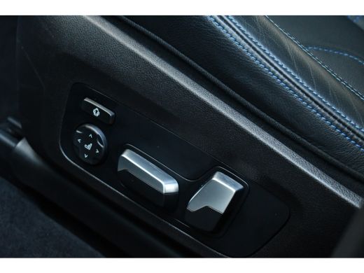 BMW X3 xDrive30e M-Sport Pano M-zetels Trekhaak HUD Laser-LED 20inch ActivLease financial lease