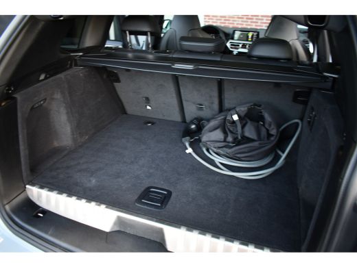 BMW X3 xDrive30e M-Sport Pano M-zetels Trekhaak HUD Laser-LED 20inch ActivLease financial lease