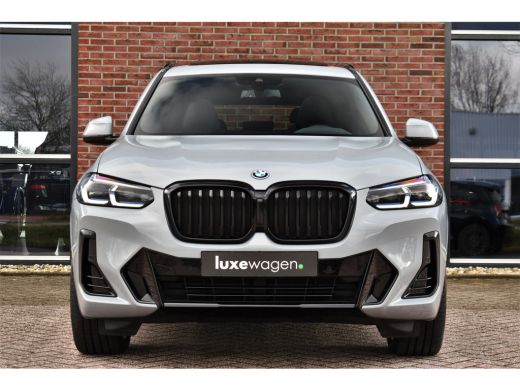 BMW X3 xDrive30e M-Sport Pano M-zetels Trekhaak HUD Laser-LED 20inch ActivLease financial lease