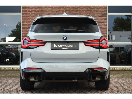 BMW X3 xDrive30e M-Sport Pano M-zetels Trekhaak HUD Laser-LED 20inch ActivLease financial lease