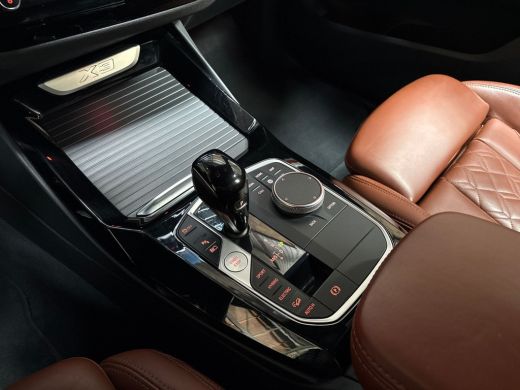 BMW X3 xDrive30e Sport 293Pk Automaat (APPLE CARPLAY, GROOT NAVI, MEMORY SEATS, LASER KOPLAMPEN, BRUIN L... ActivLease financial lease