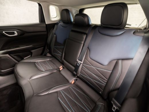 Jeep Compass 4xe 240 Plug-in Hybrid Electric Trailhawk 240Pk automaat (VIRTUAL COCKPIT, APPLE CARPLAY, GROOT N... ActivLease financial lease