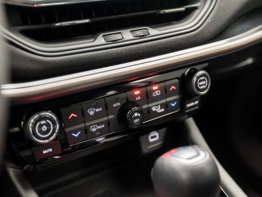 Jeep Compass 4xe 240 Plug-in Hybrid Electric Trailhawk 240Pk automaat (VIRTUAL COCKPIT, APPLE CARPLAY, GROOT N... ActivLease financial lease