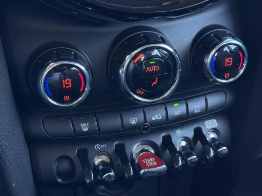 Mini Cooper 1.5 Cooper Camden Edition NL-AUTO | LAGE KM STAND | NAVI | 1/2 LEDER ActivLease financial lease