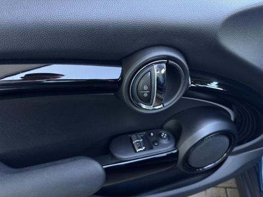 Mini Cooper 1.5 Cooper Camden Edition NL-AUTO | LAGE KM STAND | NAVI | 1/2 LEDER ActivLease financial lease
