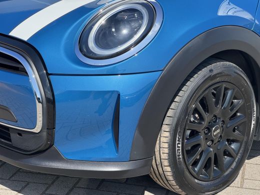 Mini Cooper 1.5 Cooper Camden Edition NL-AUTO | LAGE KM STAND | NAVI | 1/2 LEDER ActivLease financial lease
