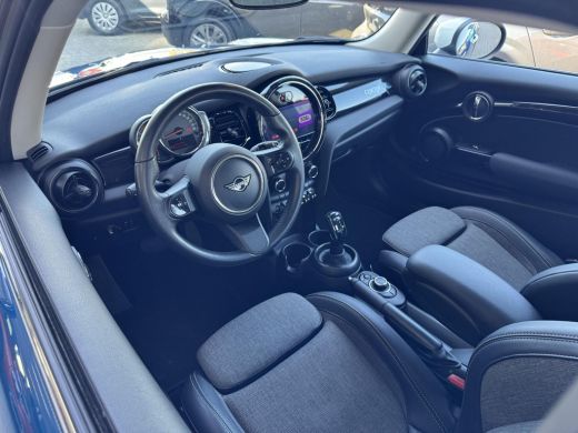 Mini Cooper 1.5 Cooper Camden Edition NL-AUTO | LAGE KM STAND | NAVI | 1/2 LEDER ActivLease financial lease