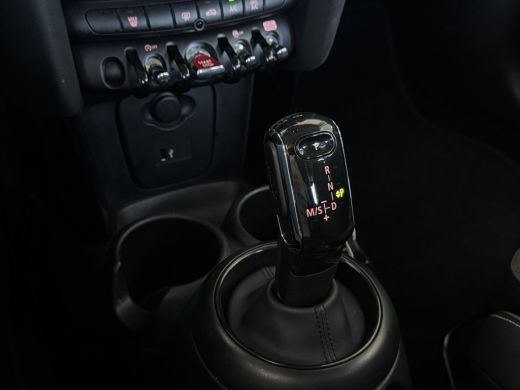 Mini Cooper 1.5 Cooper Camden Edition NL-AUTO | LAGE KM STAND | NAVI | 1/2 LEDER ActivLease financial lease
