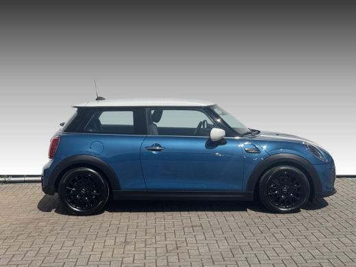 Mini Cooper 1.5 Cooper Camden Edition NL-AUTO | LAGE KM STAND | NAVI | 1/2 LEDER ActivLease financial lease