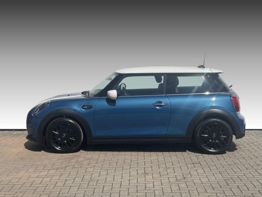 Mini Cooper 1.5 Cooper Camden Edition NL-AUTO | LAGE KM STAND | NAVI | 1/2 LEDER ActivLease financial lease