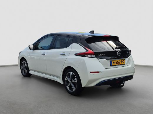 Nissan Leaf Tekna 40 kWh Trekhaak | Camera | Stoel+Stuur verwarming | Leder/alcantara | Full LED | Keyless | ActivLease financial lease