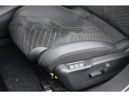 Peugeot 2008 1.2 Hybrid 145 GT Voorraad-Actie! | 8 Jaar Garantie | Achteruitrijcamera | Navigatie | Elektr. St... ActivLease financial lease