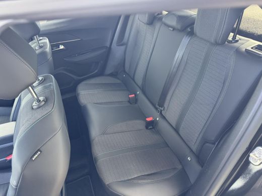 Peugeot 2008 1.2 PureTech Allure NL-AUTO | TREKHAAK | CAMERA ActivLease financial lease