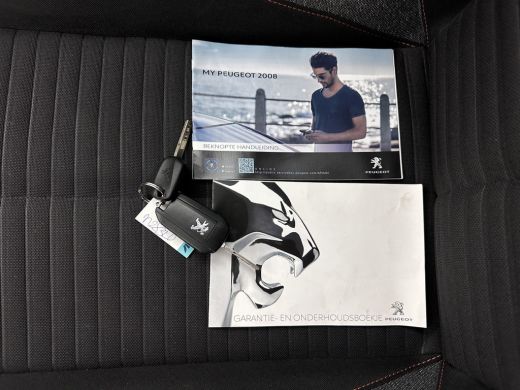 Peugeot 2008 1.2 PureTech Blue Lease Active (INCL-BTW) Aut. *FULL-LED | NAVI-FULLMAP | DIGI-COCKPIT | HEATED-S... ActivLease financial lease